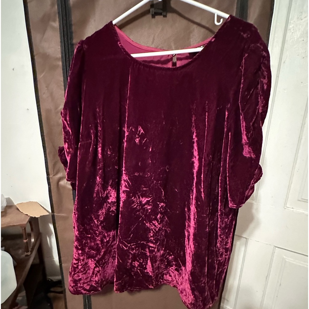 Maroon crushed velvet blouse from Torrid. Size 2